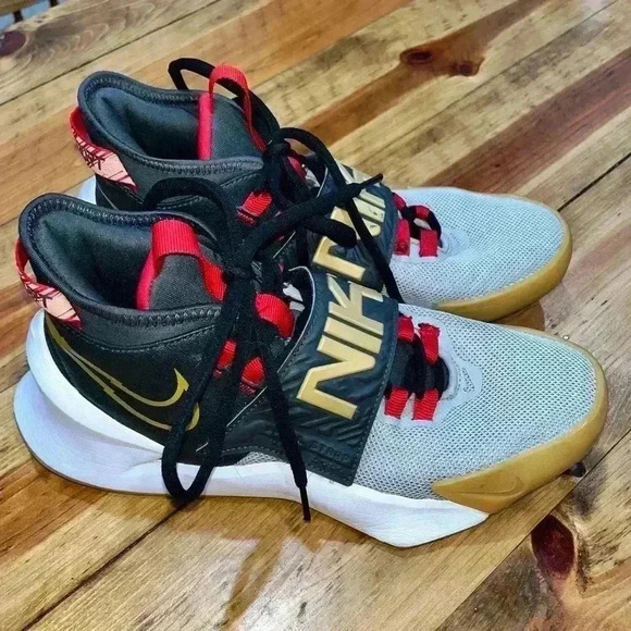 Nike Future Court Youth 5.5 C-T2866-001 super condition - Picture 2 of 12